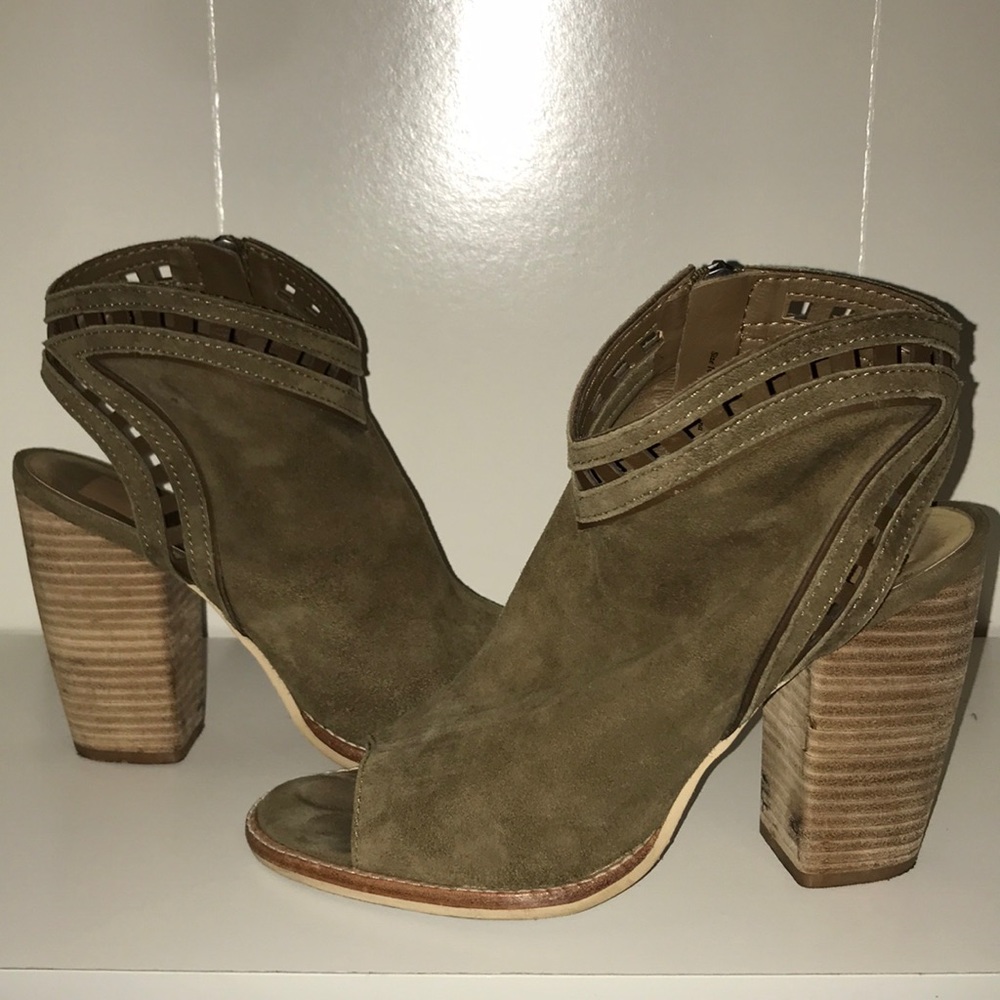 Dolce vita peep toe suede ankle booties